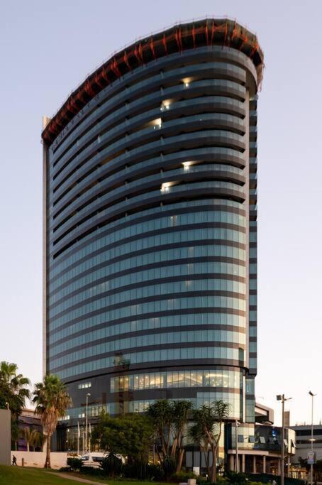Oceans Umhlanga 2 Bedroom Apartment *