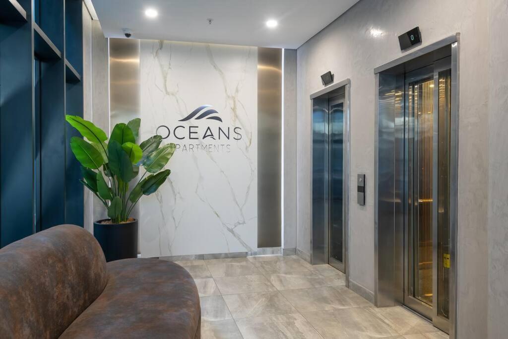 Oceans Umhlanga 2 Bedroom Apartment *