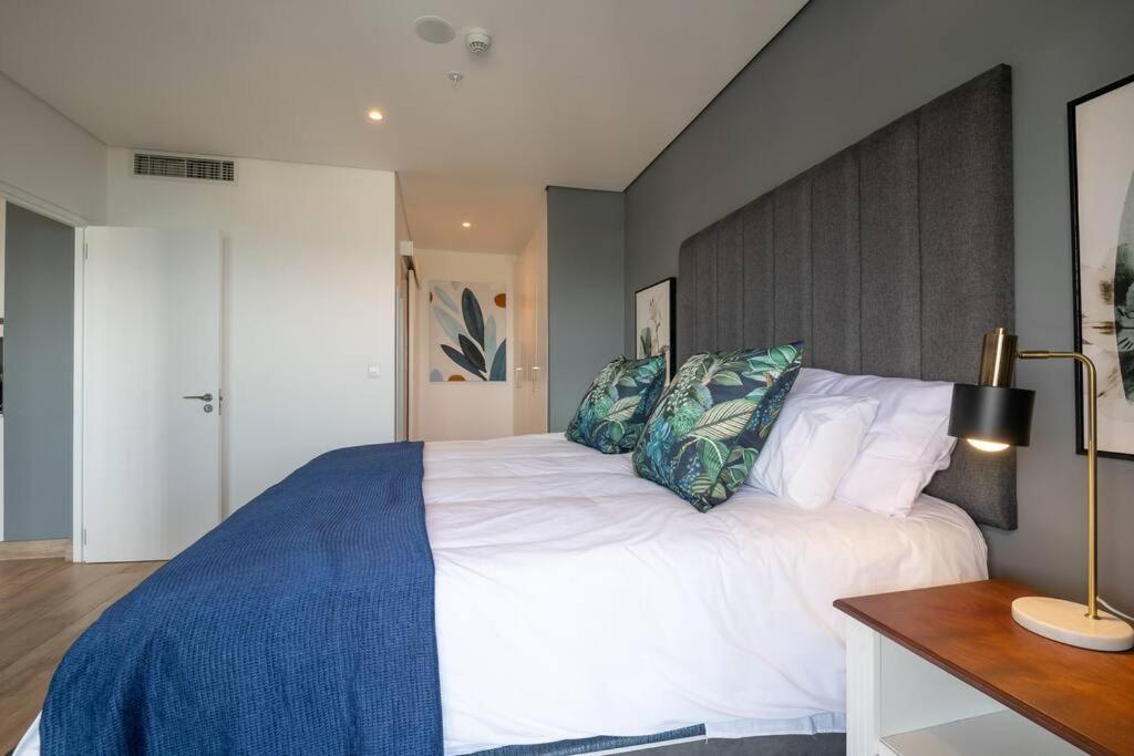 Oceans Umhlanga 2 Bedroom Apartment *