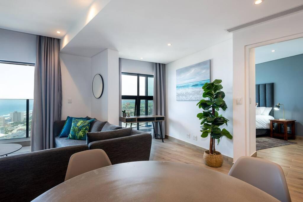Apartment Oceans Umhlanga 2 Bedroom *